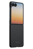 Galaxy Z Flip8 Siyah Gri Aramid Fiber Kılıf | Magsafe Uyumlu Ultra İNce