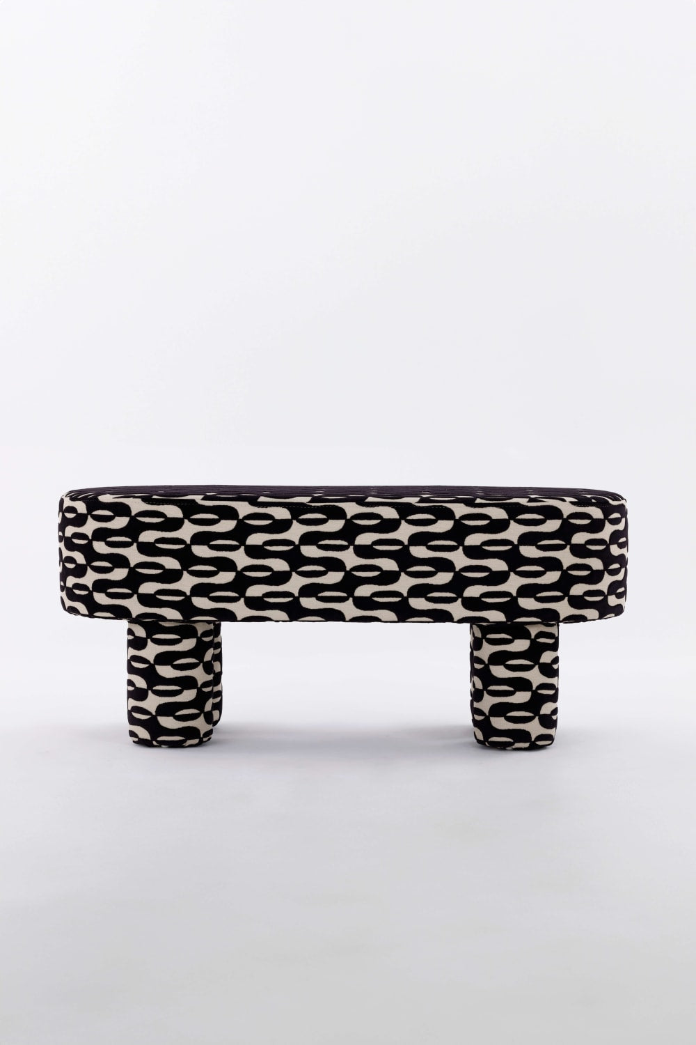 Posto Studio-Noir Blanc Bank-Puf-2-Milagron.com