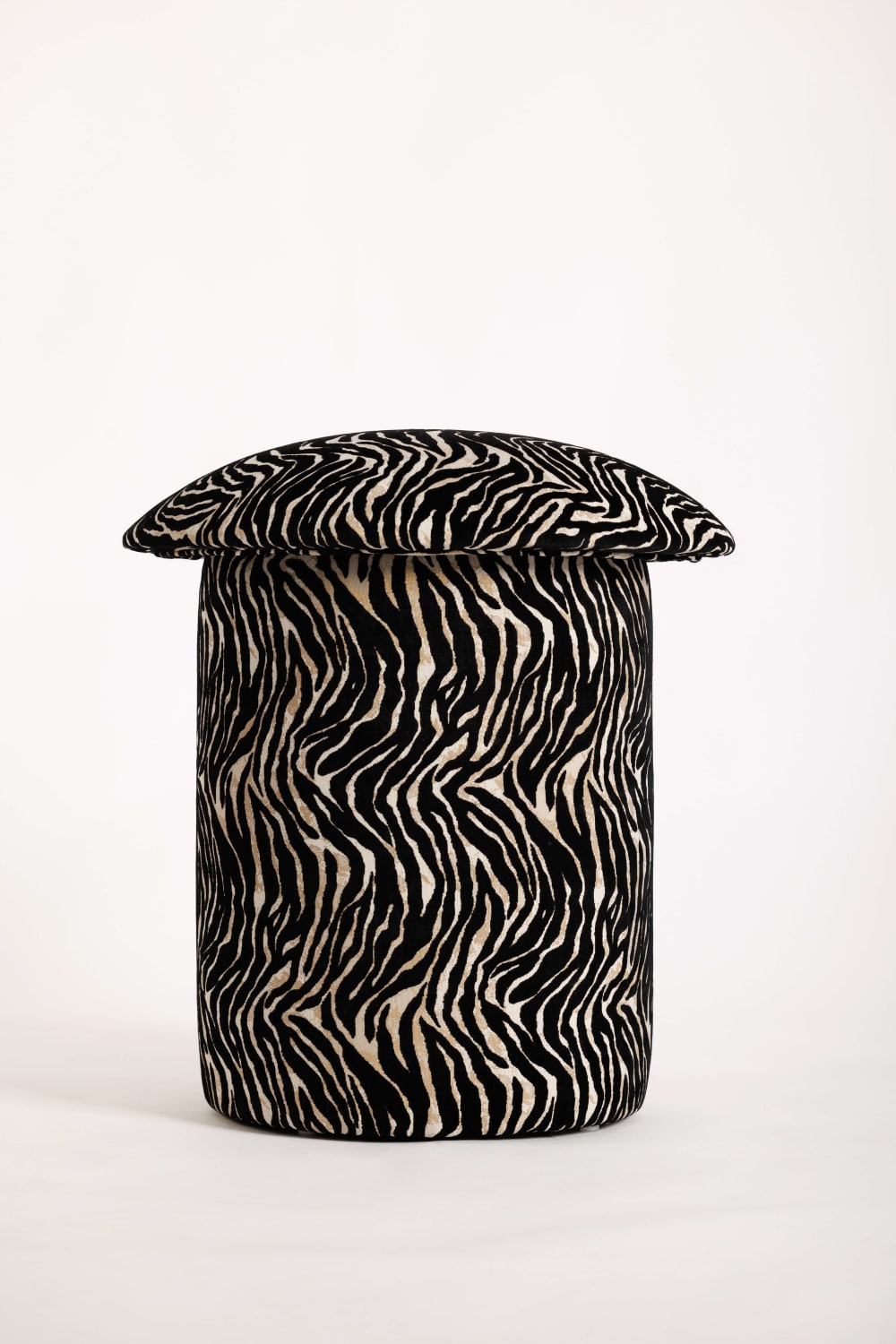 Posto Studio-Zebra Chic Puf-Puf-2-Milagron.com