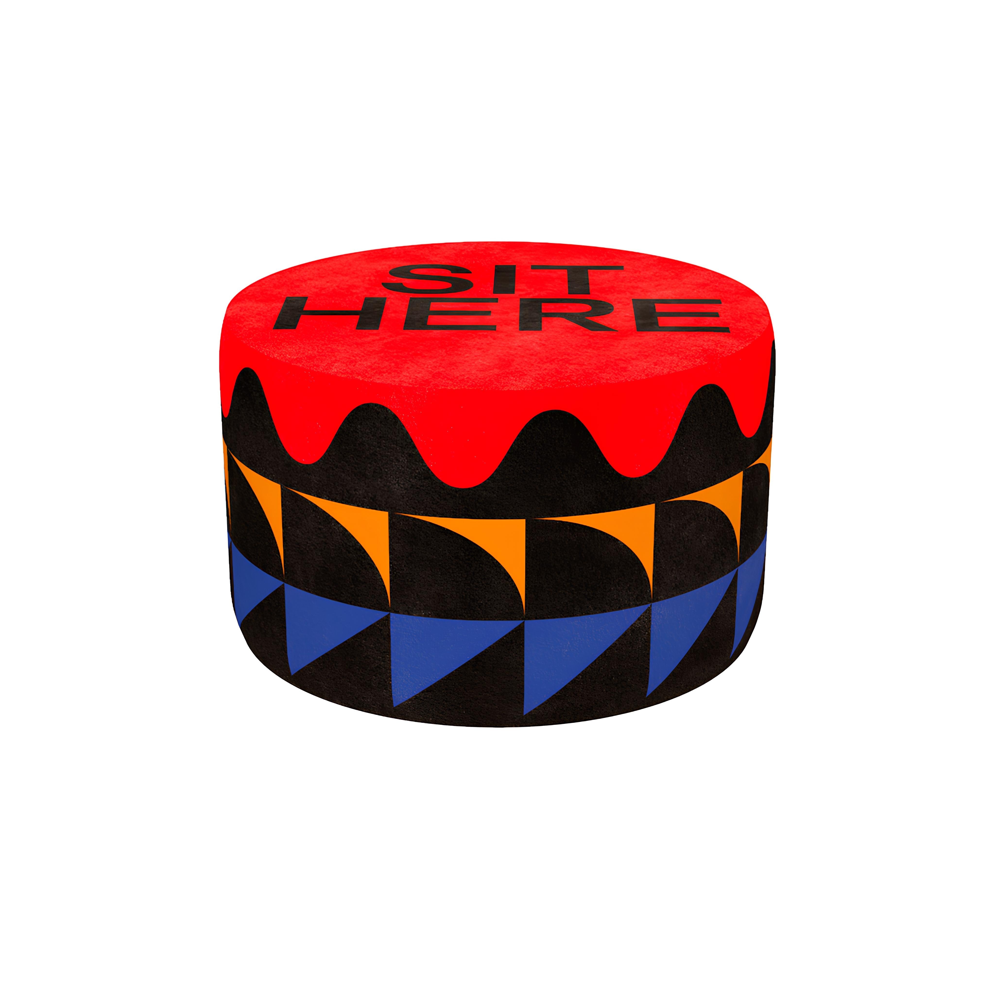 Qeeboo-Pouf Oggian Sit Here Kırmızı M Puf-Puf-1-Milagron.com
