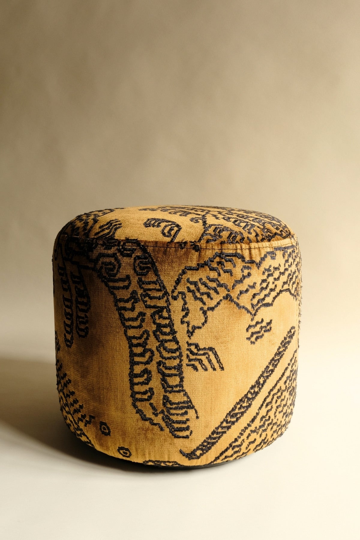 Dedar Tiger Mountain Puf (Kopya)