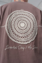 Erkek Essential Nakış Detaylı Oversize T-Shirt Kahve
