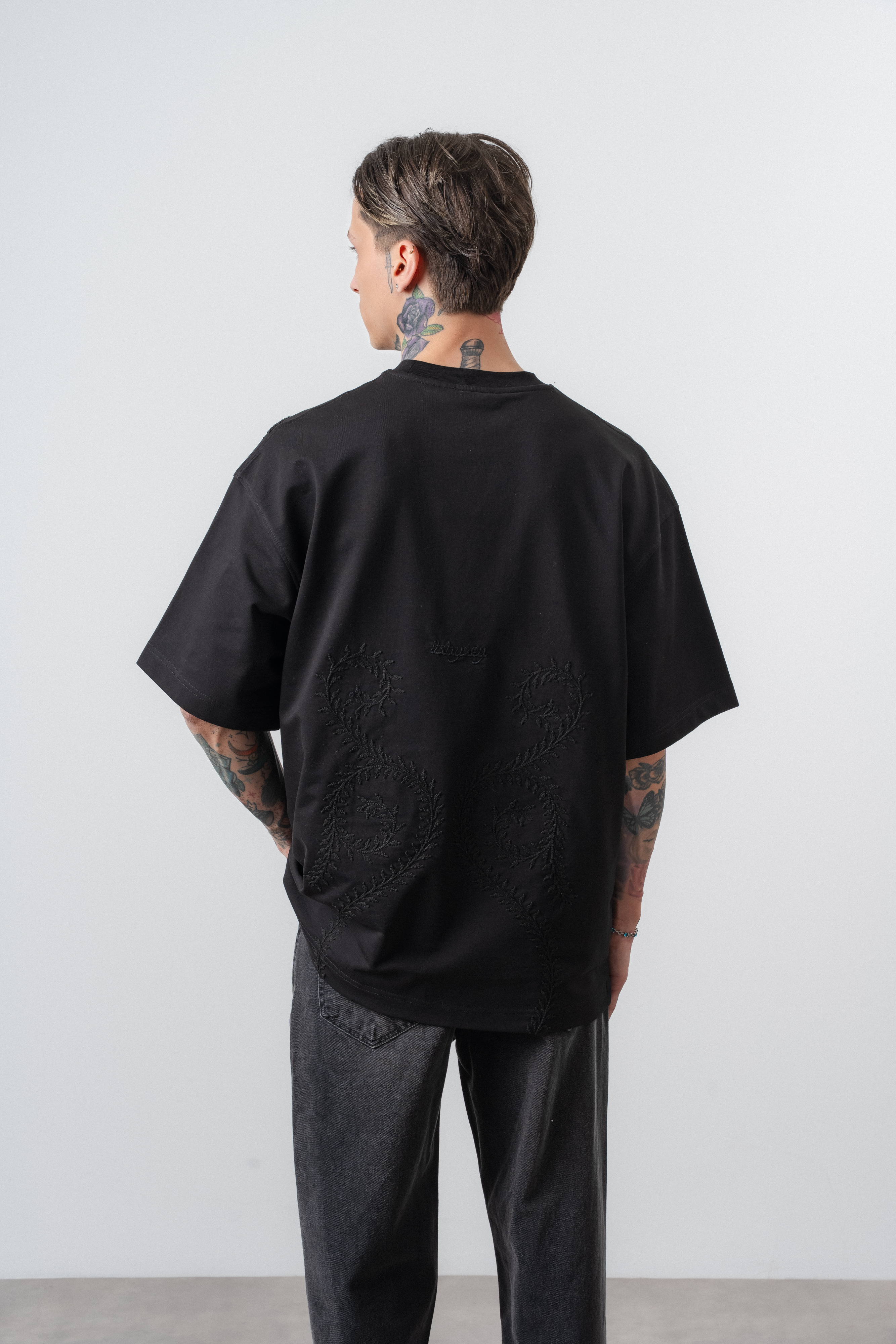Erkek Spiral Nakış Detaylı Oversize T-Shirt Siyah