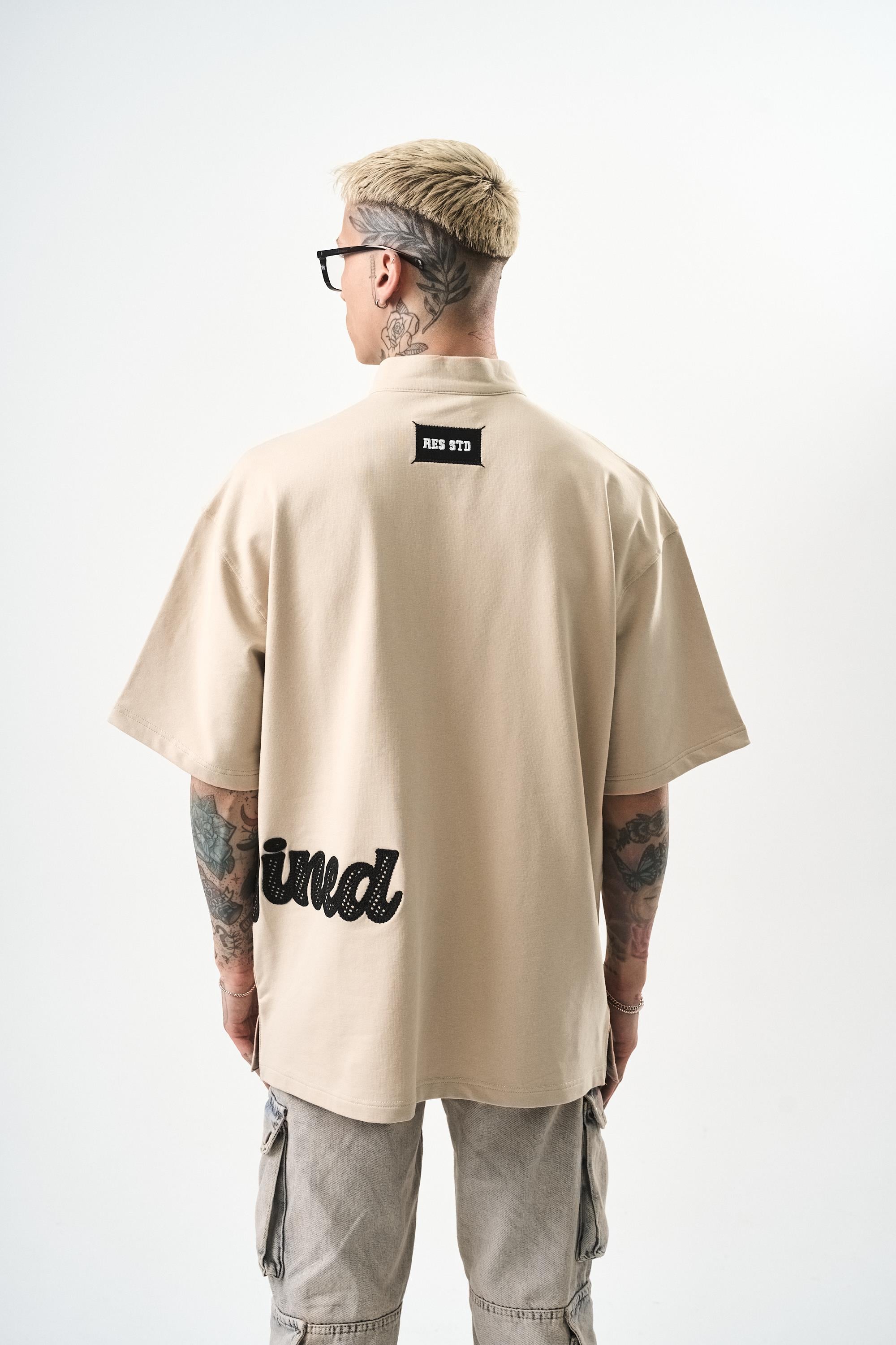 Erkek Imagined Nakışlı Yarım Fermuarlı Oversize T-Shirt Bej