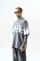 Erkek Orpheus Baskılı Oversize T-Shirt Füme