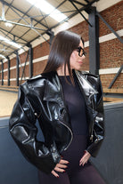 Roselenda Kadın Siyah Kalın Vatkalı Belden Kemerli Suni Deri Kısa Ceket Der01 - 5