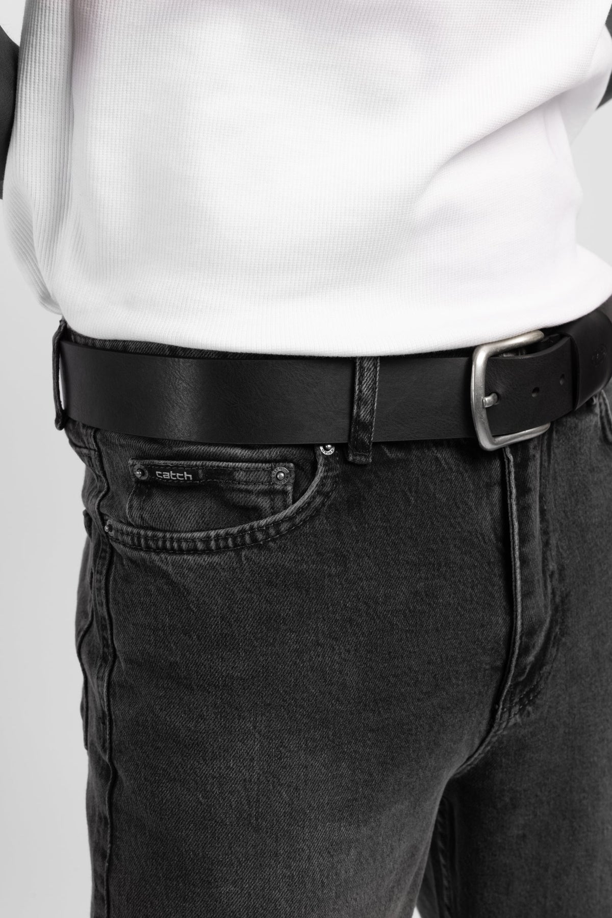 Geniş Paça Nakış Detaylı Jean