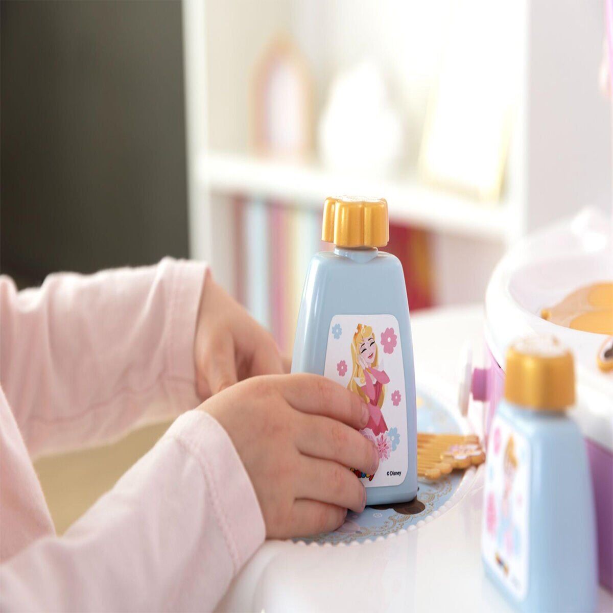 7600320250 Smoby Disney Prensesleri 2Si1 Arada Güzellik Masası Oyun Seti
