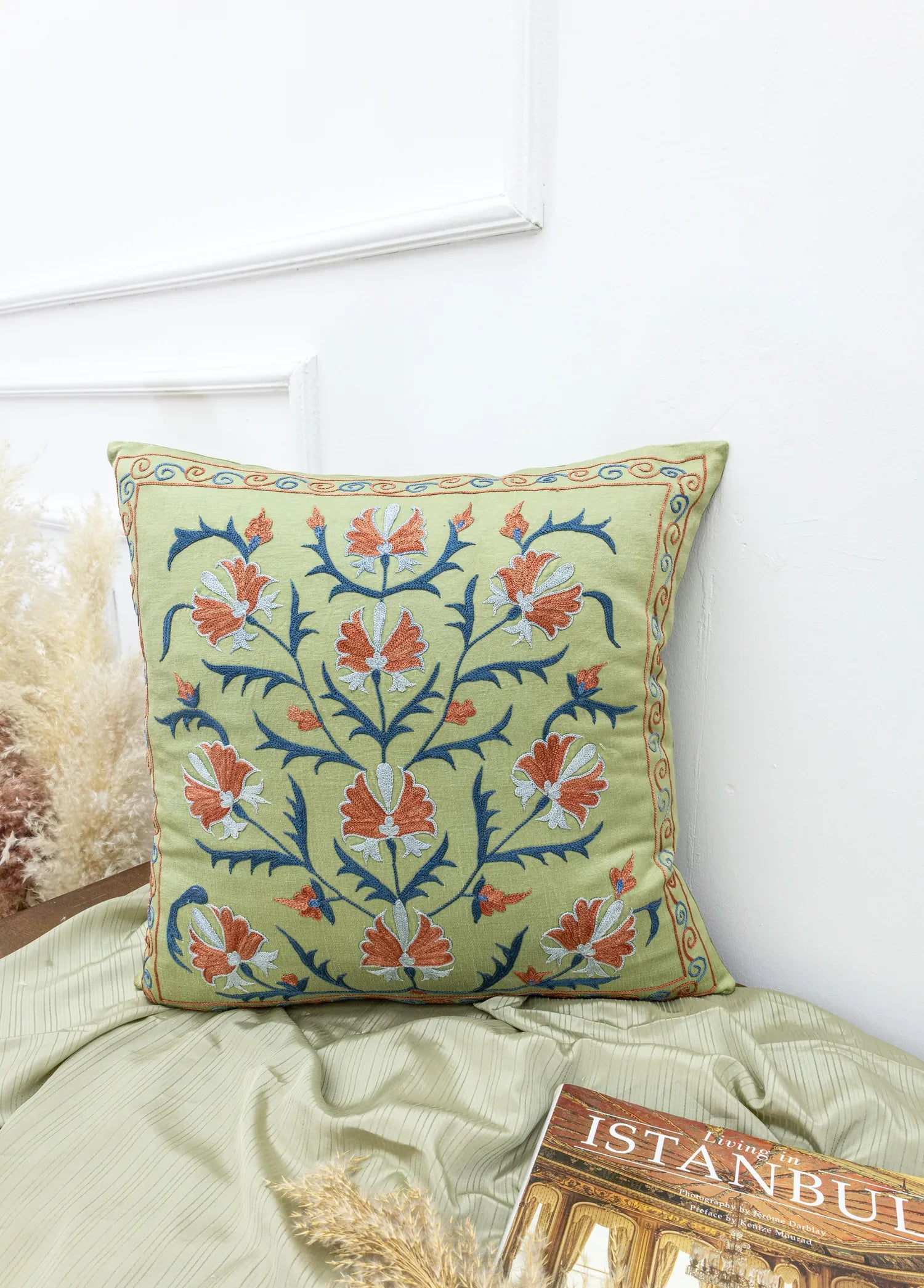 Soho Antiq-Ildır çiçekli El Yapımı Kırlent 50x50 Cm-2-Milagron.com