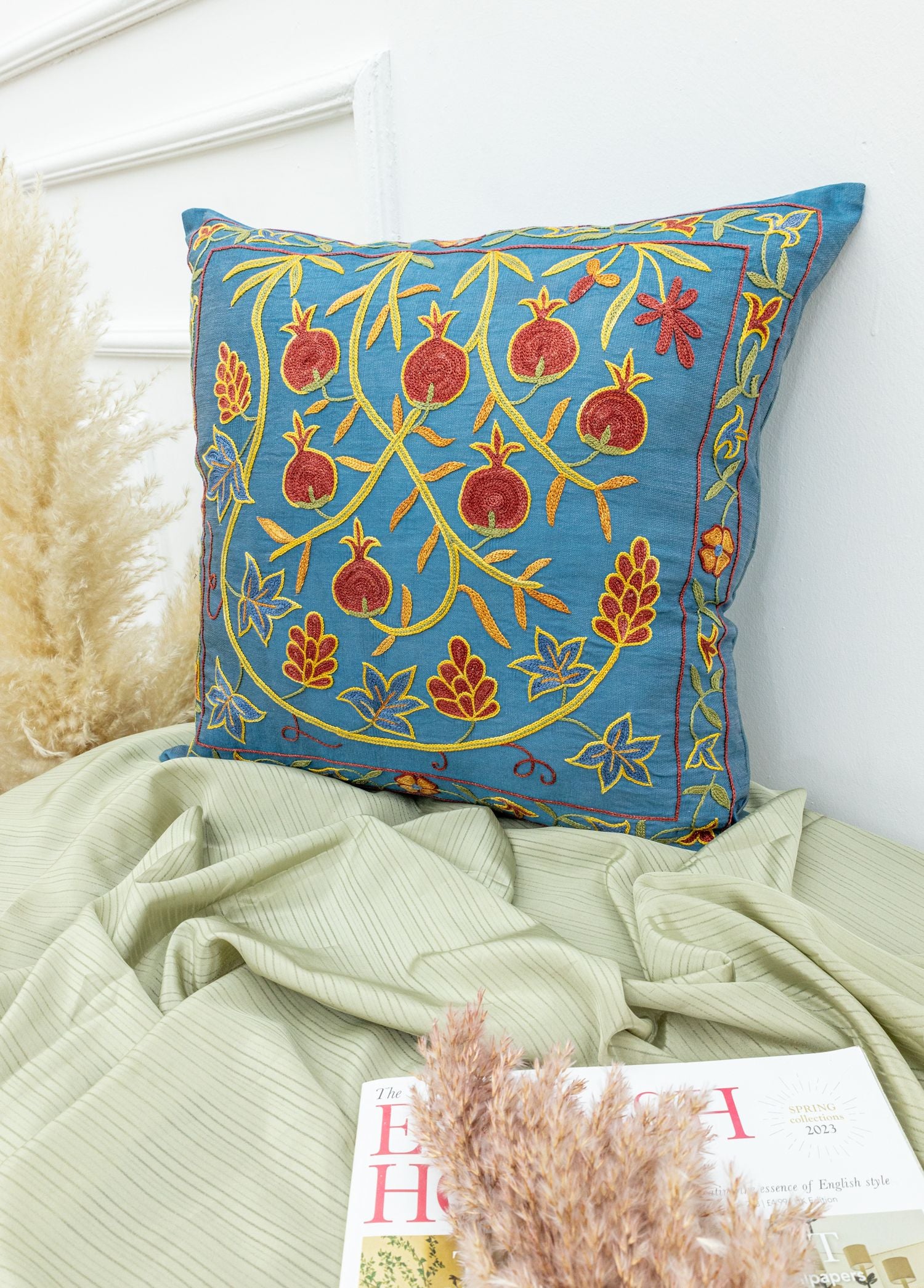 Soho Antiq-Jesse İpek İşlemeli El Yapımı Suzani Kırlent 50x50 Cm-Kırlent-2-Milagron.com