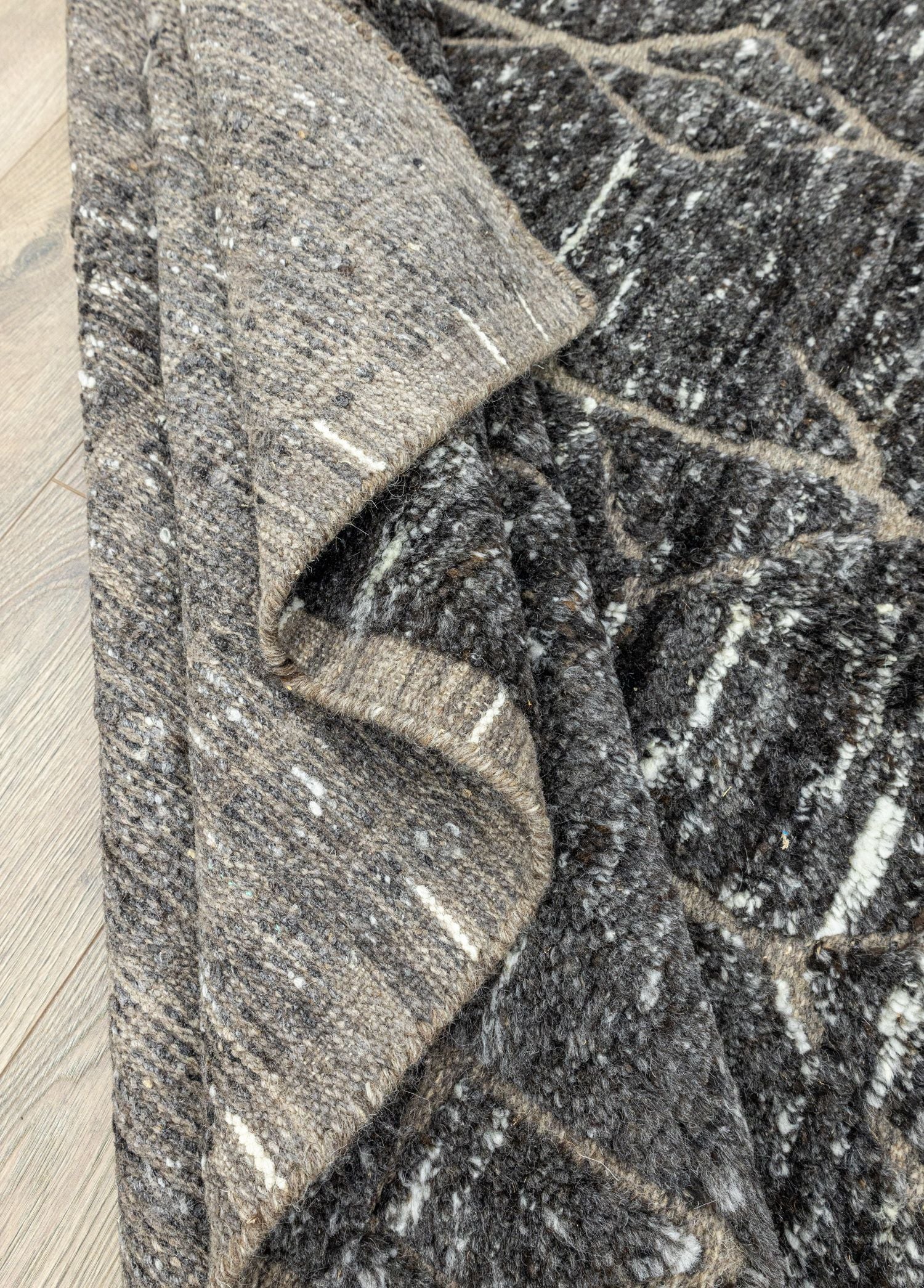 Soho Antiq-Kirk Kabartmalı El Dokuma Yün Halı 151x237 Cm-Halı-7-Milagron.com