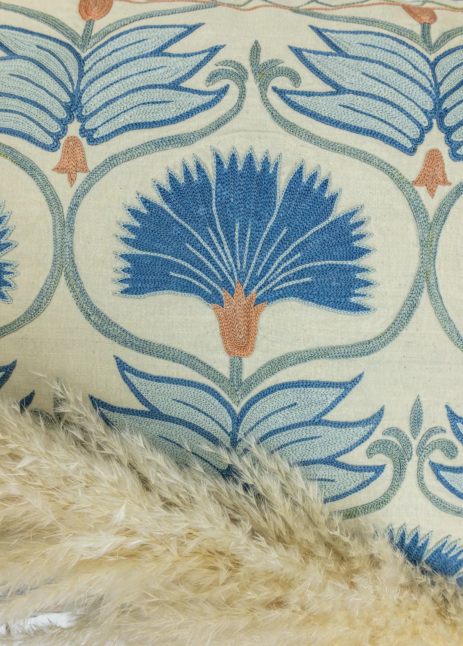 Soho Antiq-Lilac çiçekli Suzani Kırlent 50x50 Cm-3-Milagron.com