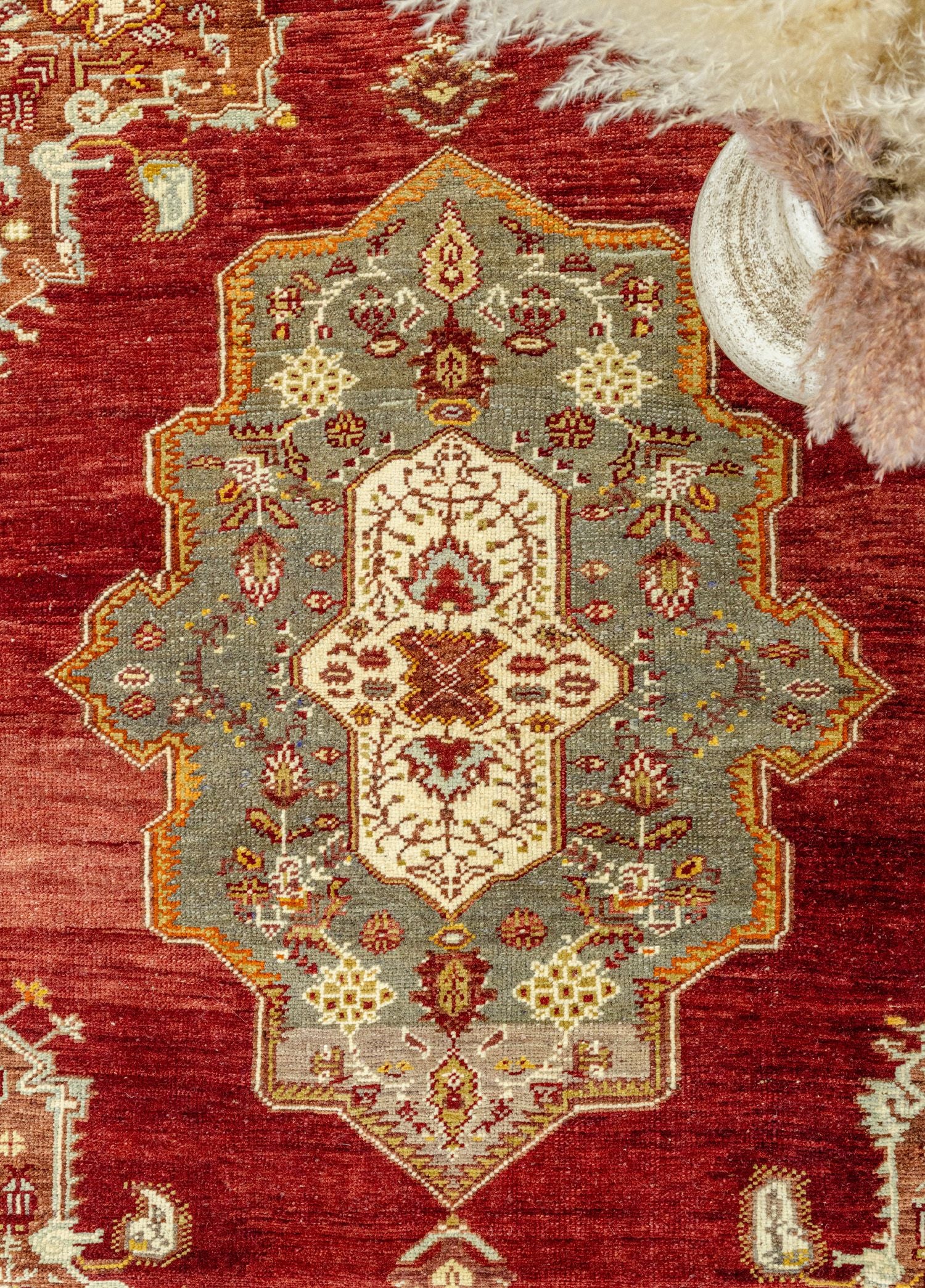 Soho Antiq-Nevil Madalyon Desenli El Dokuma Halı 134x195 Cm-Halı-3-Milagron.com