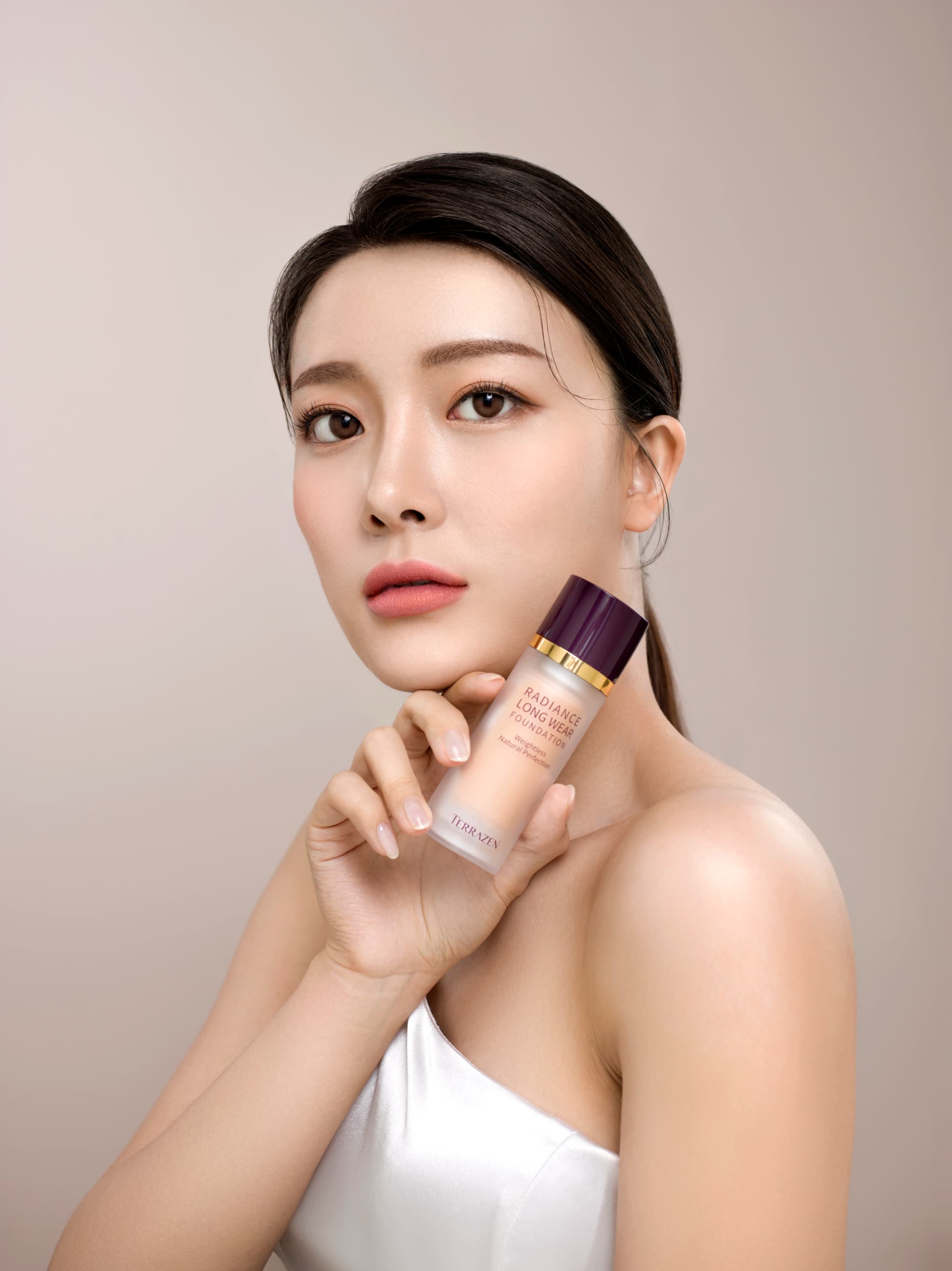 Terrazen Radiance Longwear Foundation N21