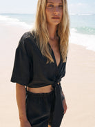 The Handloom-Lucid Flow Tie Shorts Black-Şort-1-Milagron.com