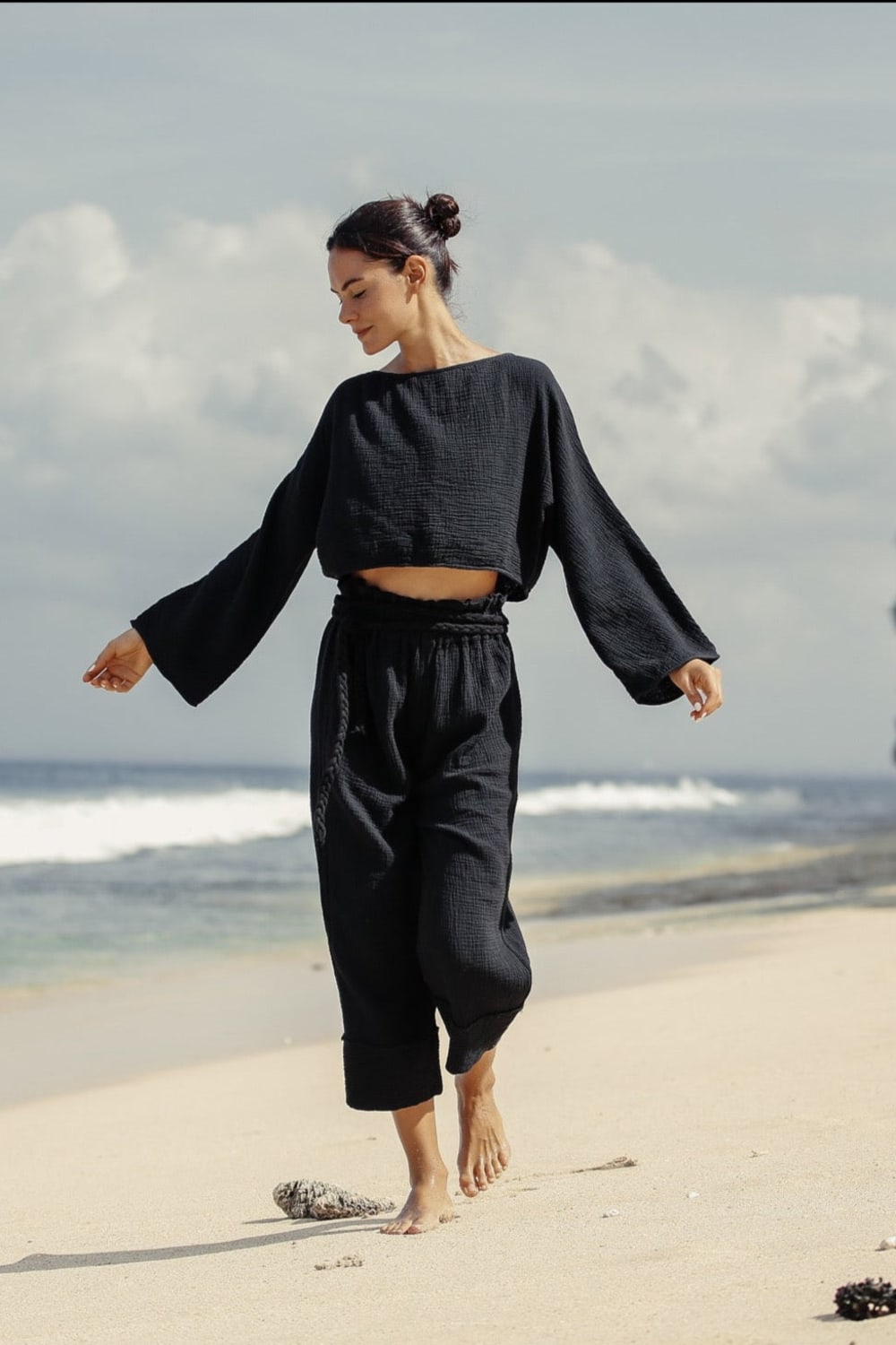 The Handloom-Paloma Paper Bag Pants Black-Pantolon-3-Milagron.com