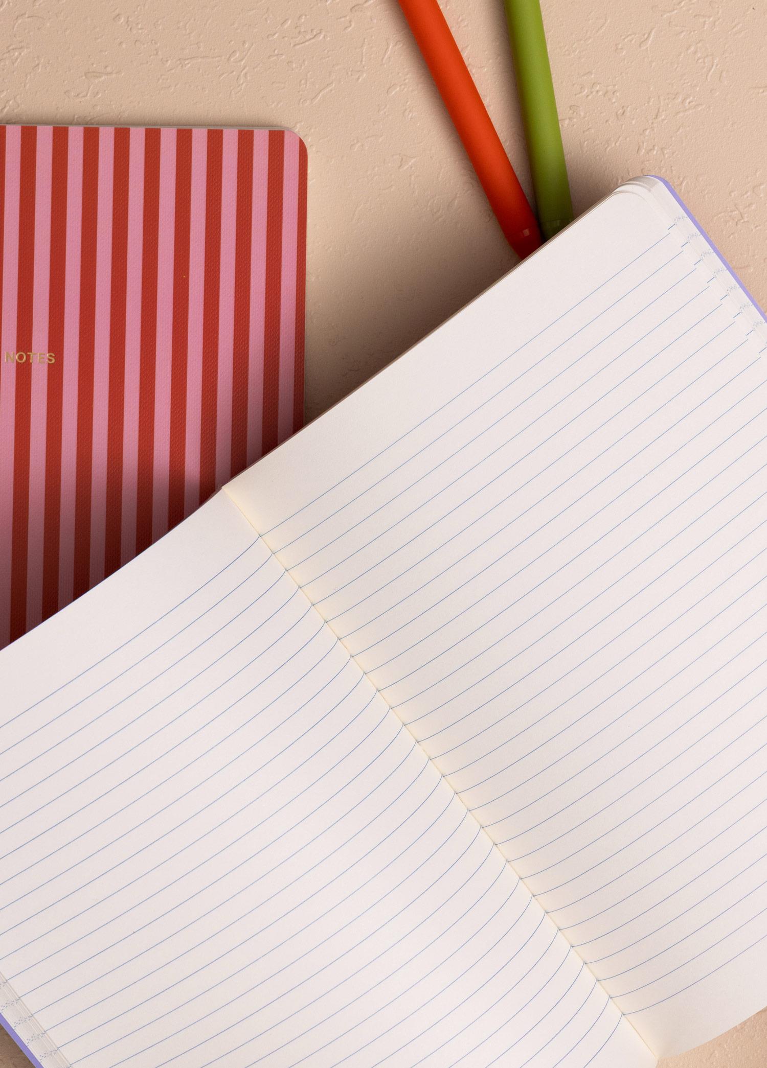 Pembe Çiçek Desenli Defter 16 X 21 Cm