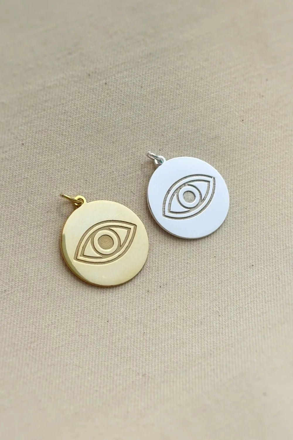 The Pheia-Yuvarlak Göz Plaka Kolye Ucu | 925 Ayar Gümüş-Kolye-1-Milagron.com