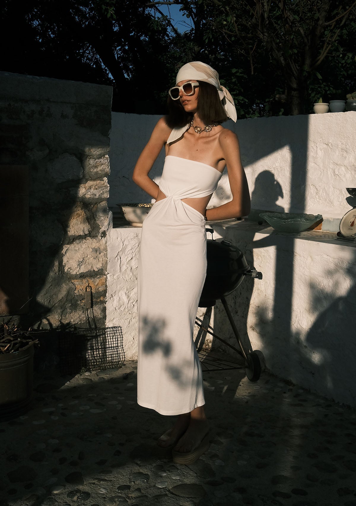 Tiny-Bel Dekolteli Straplez Uzun Beyaz Elbise-Elbise-8-Milagron.com