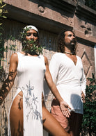 Tiny-Beyaz Derin Yırtmaçlı Yumuşak Kolsuz Elbise-Elbise-10-Milagron.com