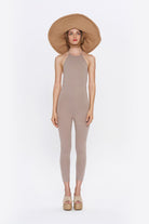 Tiny-Boyundan Bağlamalı Sırt Dekolteli Açık Kahverengi Tulum-Tulum-3-Milagron.com
