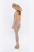 Tiny-Boyundan Bağlamalı Sırt Dekolteli Açık Kahverengi Tulum-Tulum-7-Milagron.com