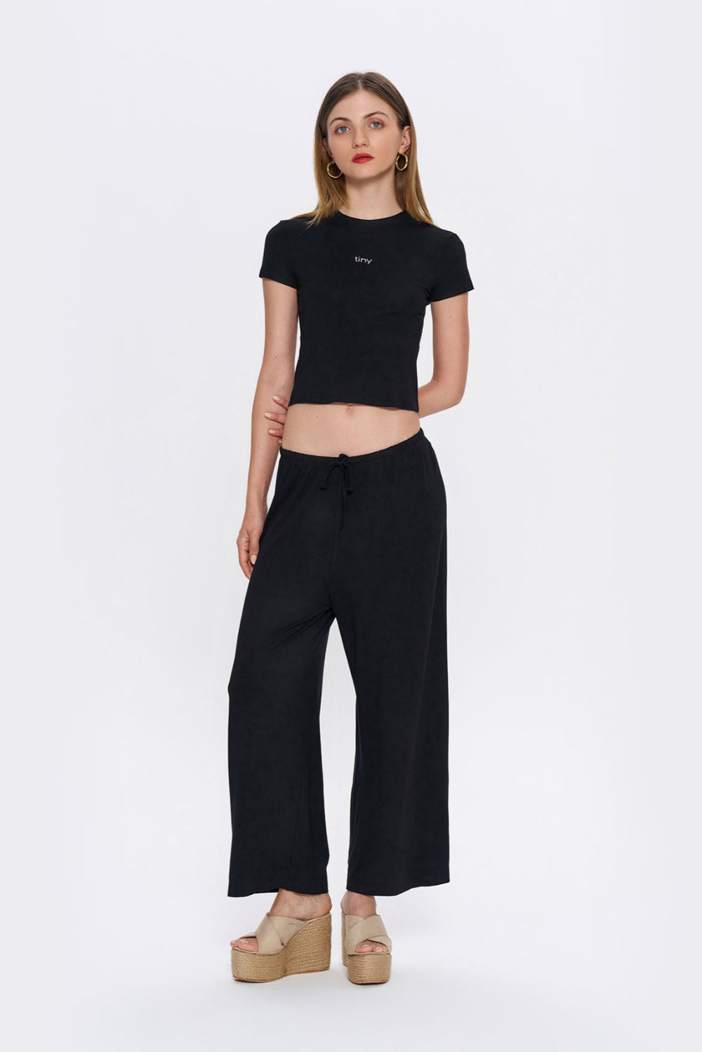 Tiny-Dar Kesim Siyah Tişört-T-Shirts-1-Milagron.com