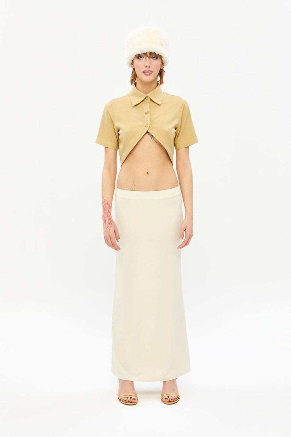 Tiny-Göbeği Açık Dik Yaka Kısa Bej Gömlek-Gömlek-1-Milagron.com