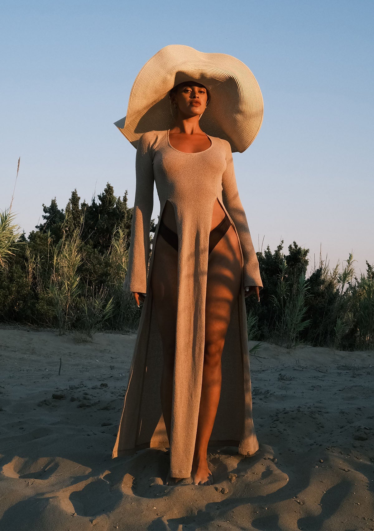 Tiny-Si Yırtmaçlı Uzun Kollu Bej Triko Elbise-Elbise-4-Milagron.com