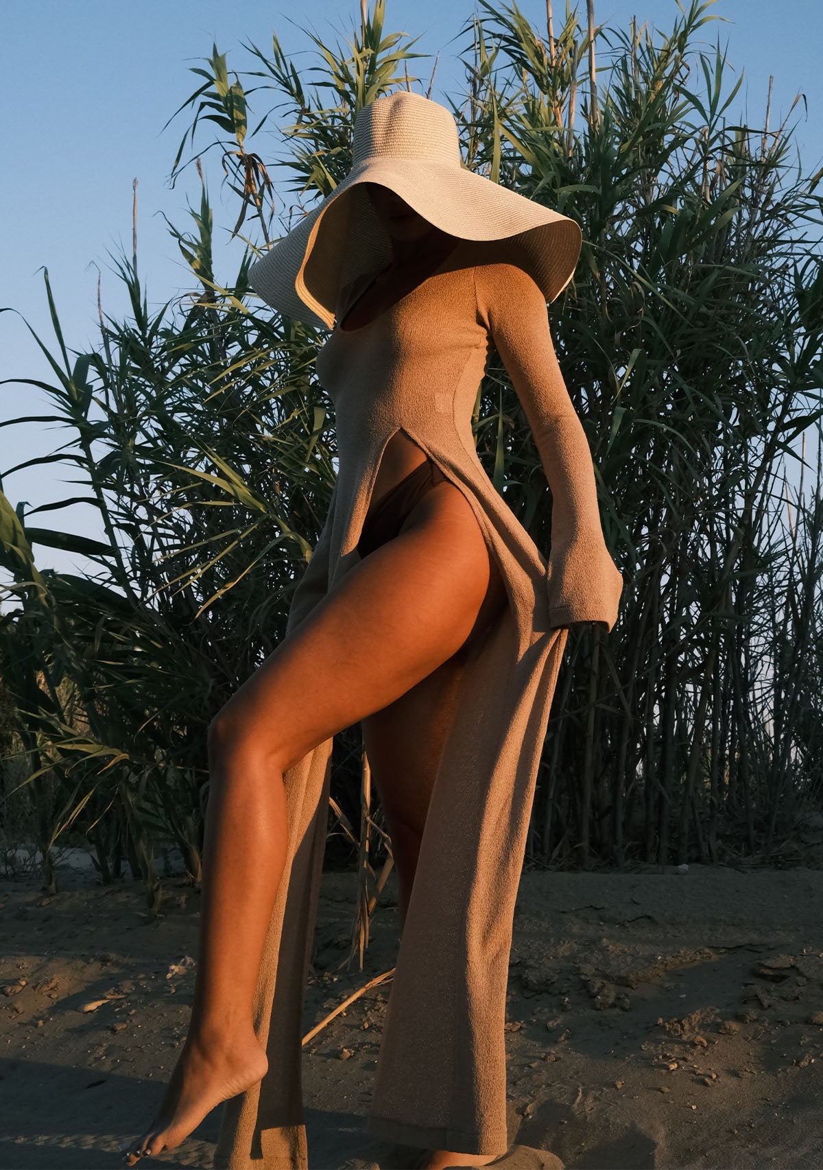 Tiny-Si Yırtmaçlı Uzun Kollu Bej Triko Elbise-Elbise-7-Milagron.com