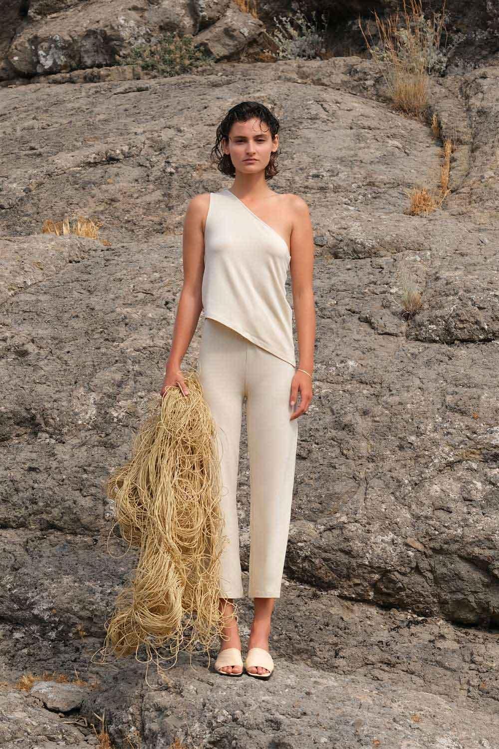 Tiny Store-Tek Kollu Dökümlü Krem Bluz-Top-1-Milagron.com