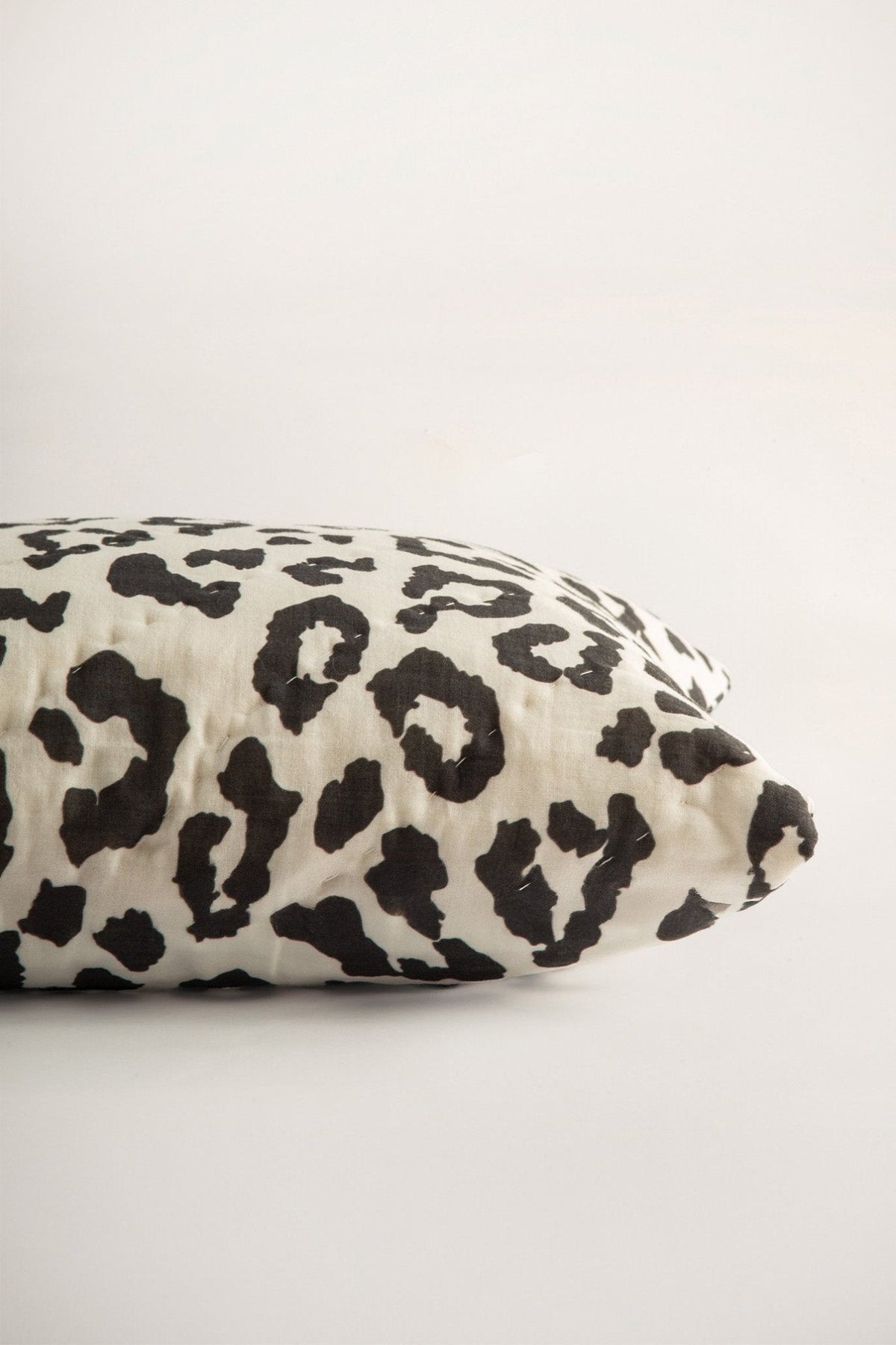 Wild Leopar Desenli El Yapımı 2'Li Yastık Kılıfı