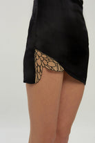 Valnue Lingerie-Aurora Siyah Nakış Detaylı Asimetrik İpek Elbise-Gecelik-3-Milagron.com