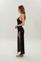 Valnue Lingerie-Luna Siyah Nakış Detaylı Yırtmaçlı İpek Gecelik-Gecelik-4-Milagron.com