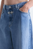 Metal Kanca Detaylı Balloon Fit Jean