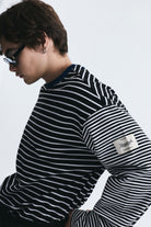 Kontrast Yaka Çizgili Sweatshirt