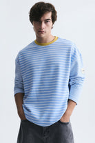 Kontrast Yaka Çizgili Sweatshirt
