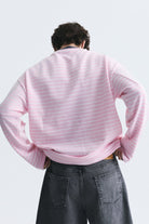 Kontrast Yaka Çizgili Sweatshirt