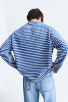 Kontrast Yaka Çizgili Sweatshirt