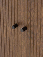 Calary Xl Dressoir, Kabartmalı Ahşap Yüzey, Koyu Meşe Kaplama