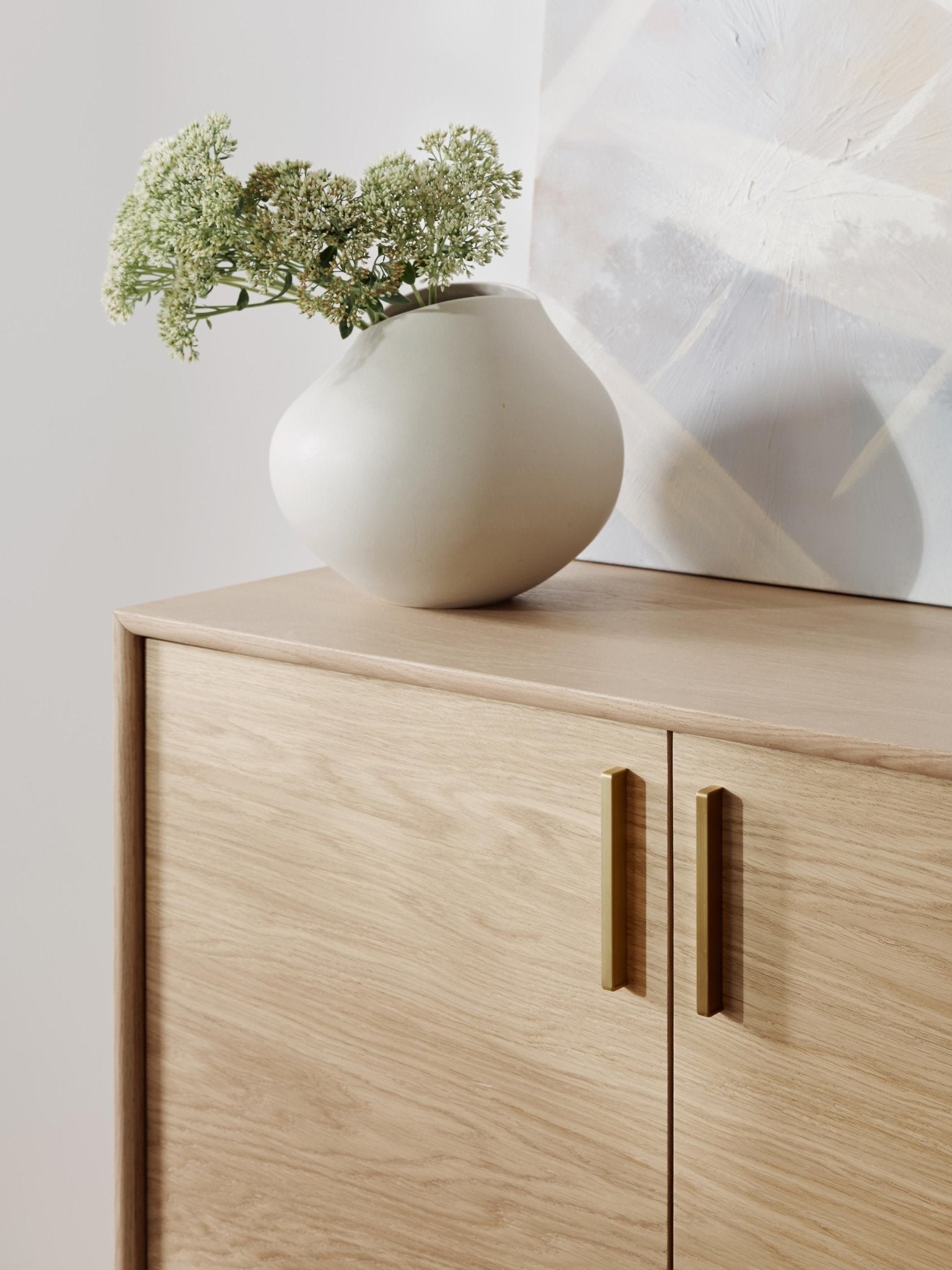 Diana Meşe Dressoir, Kapaklı Ve Ayarlanabilir Raflı