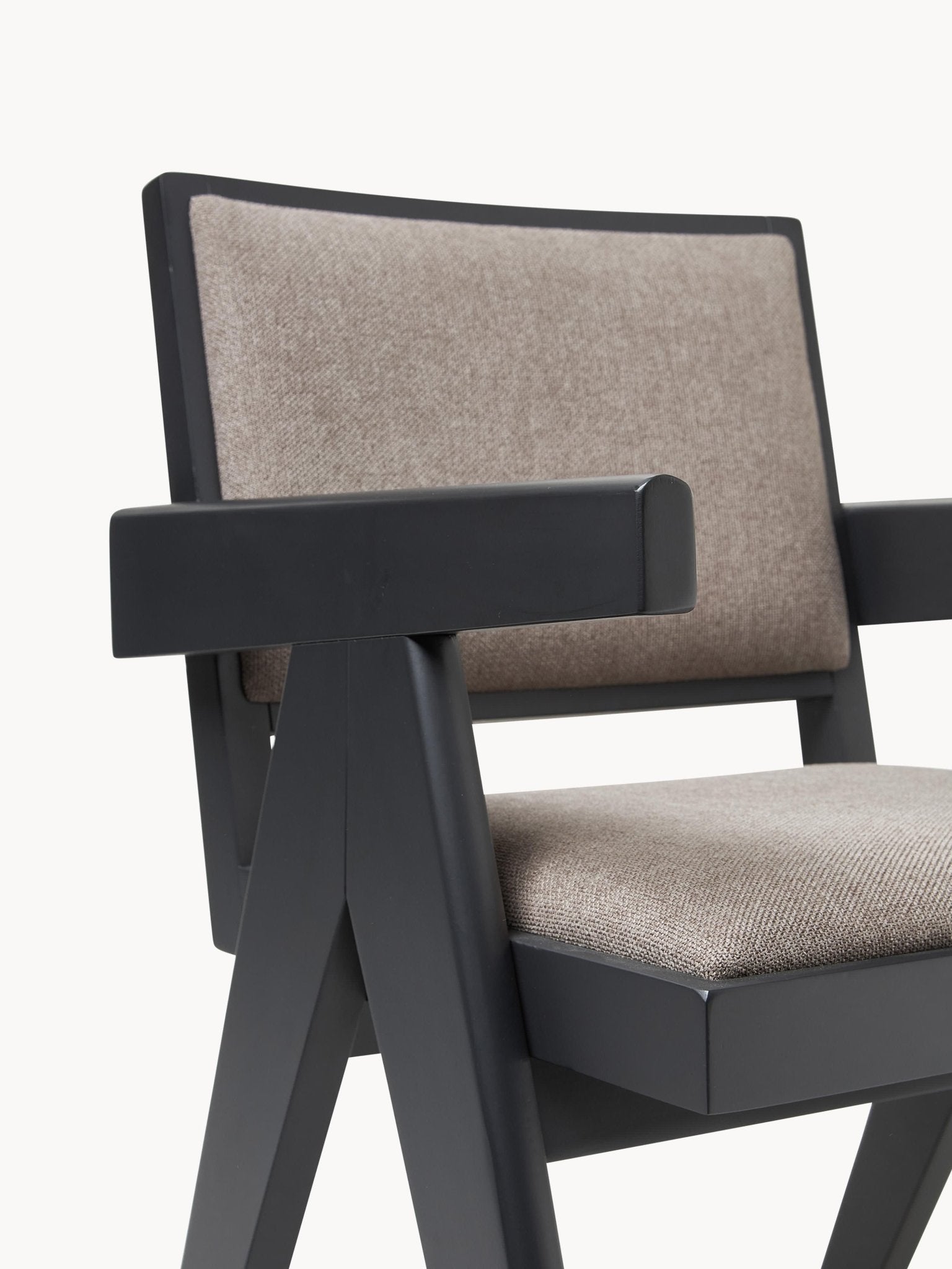 Sissi Dolgulu Minimalist Kollu Sandalye