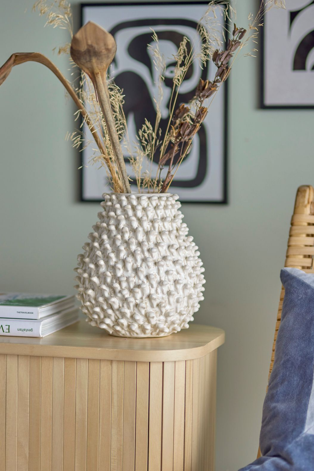 Warm Design-Kabartmalı Krem Seramik Vazo-Vazo-3-Milagron.com