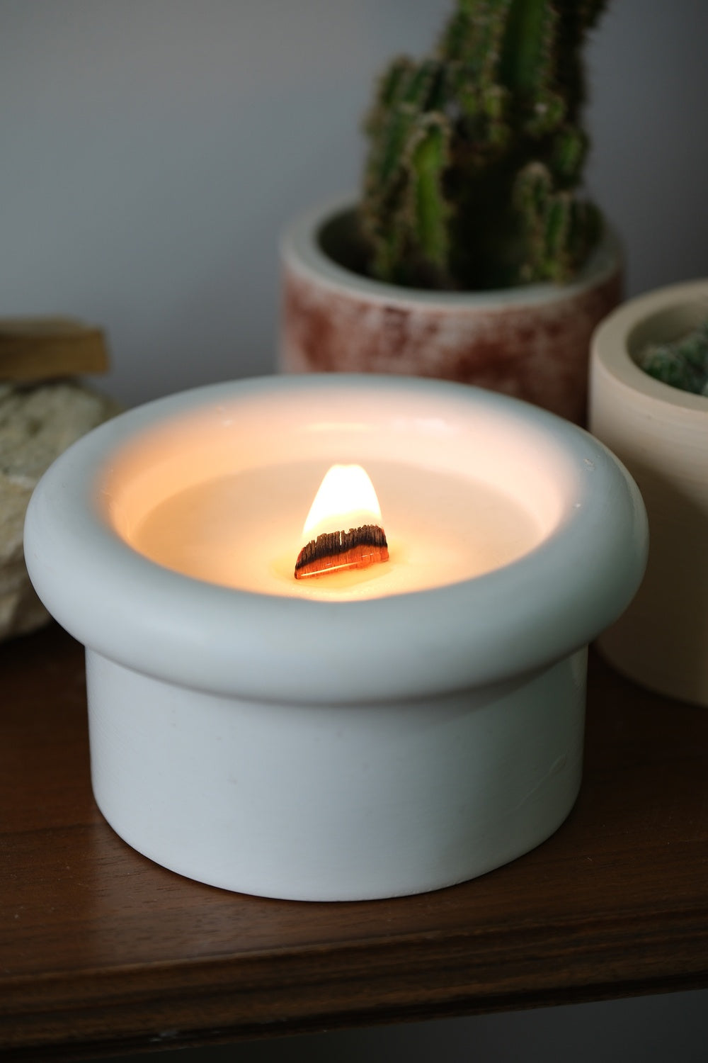 Yugatelier-Palo Santo Kokulu Beton Kap Large Soya Mum-Mum-1-Milagron.com