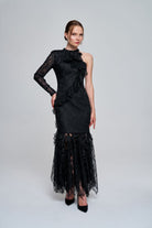 Zeynep Kaya-Asimetrik Volanlı Tek Kol Dantel Siyah Elbise-Elbise-4-Milagron.com