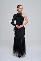 Zeynep Kaya-Asimetrik Volanlı Tek Kol Dantel Siyah Elbise-Elbise-5-Milagron.com