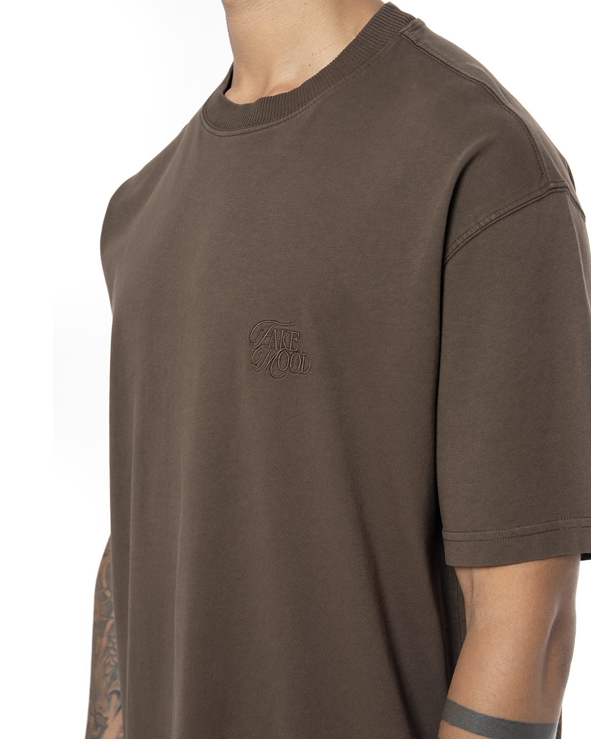 Erkek Oversize Fakemood Nakişli TiŞört - Kahverengi