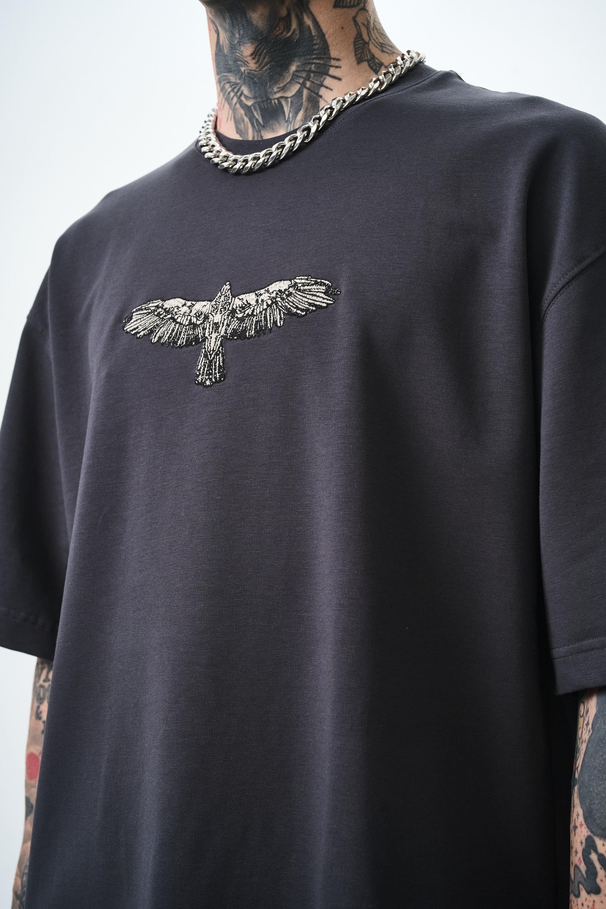 Erkek Feel Nakış Detaylı Oversize T-Shirt Füme