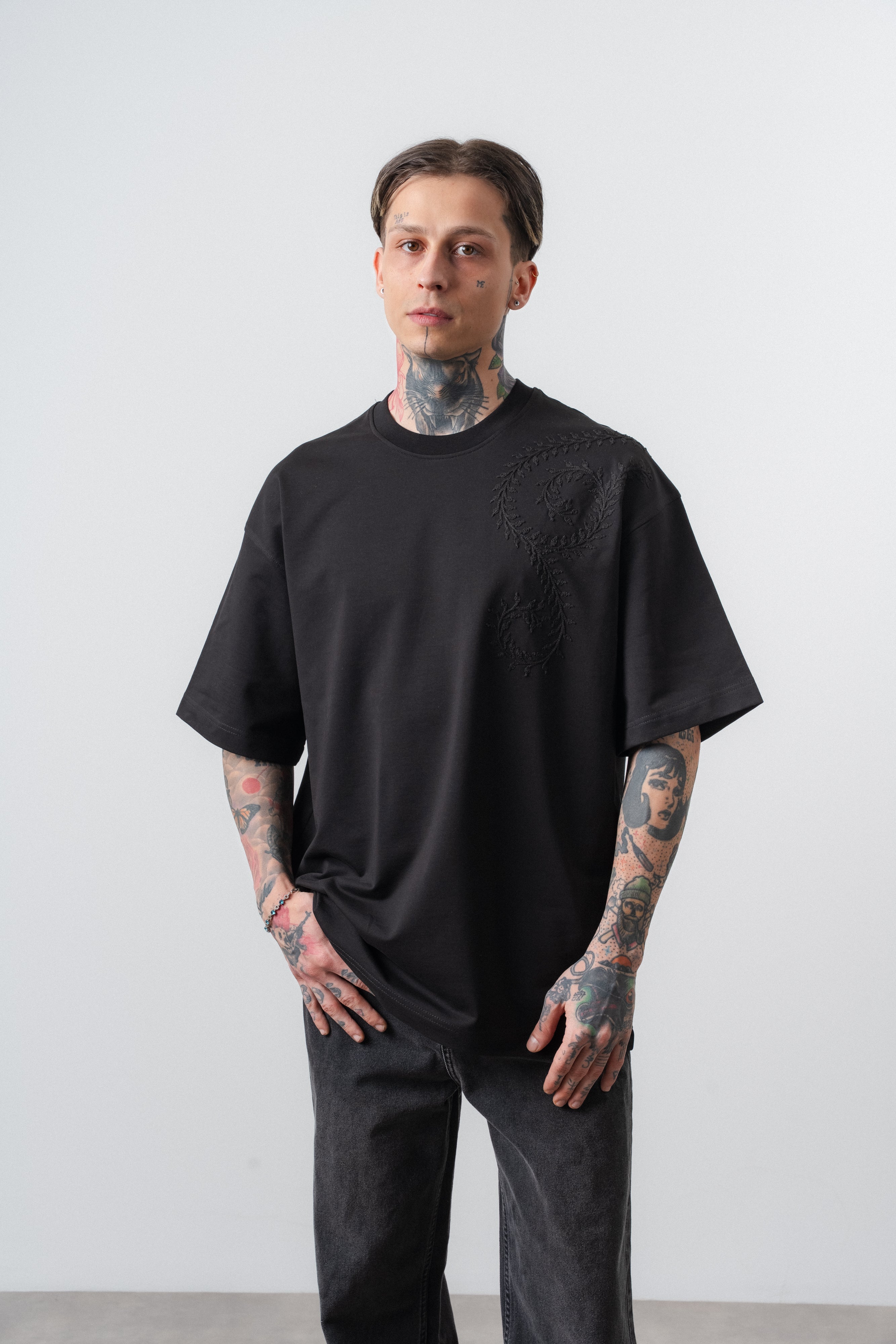 Erkek Spiral Nakış Detaylı Oversize T-Shirt Siyah