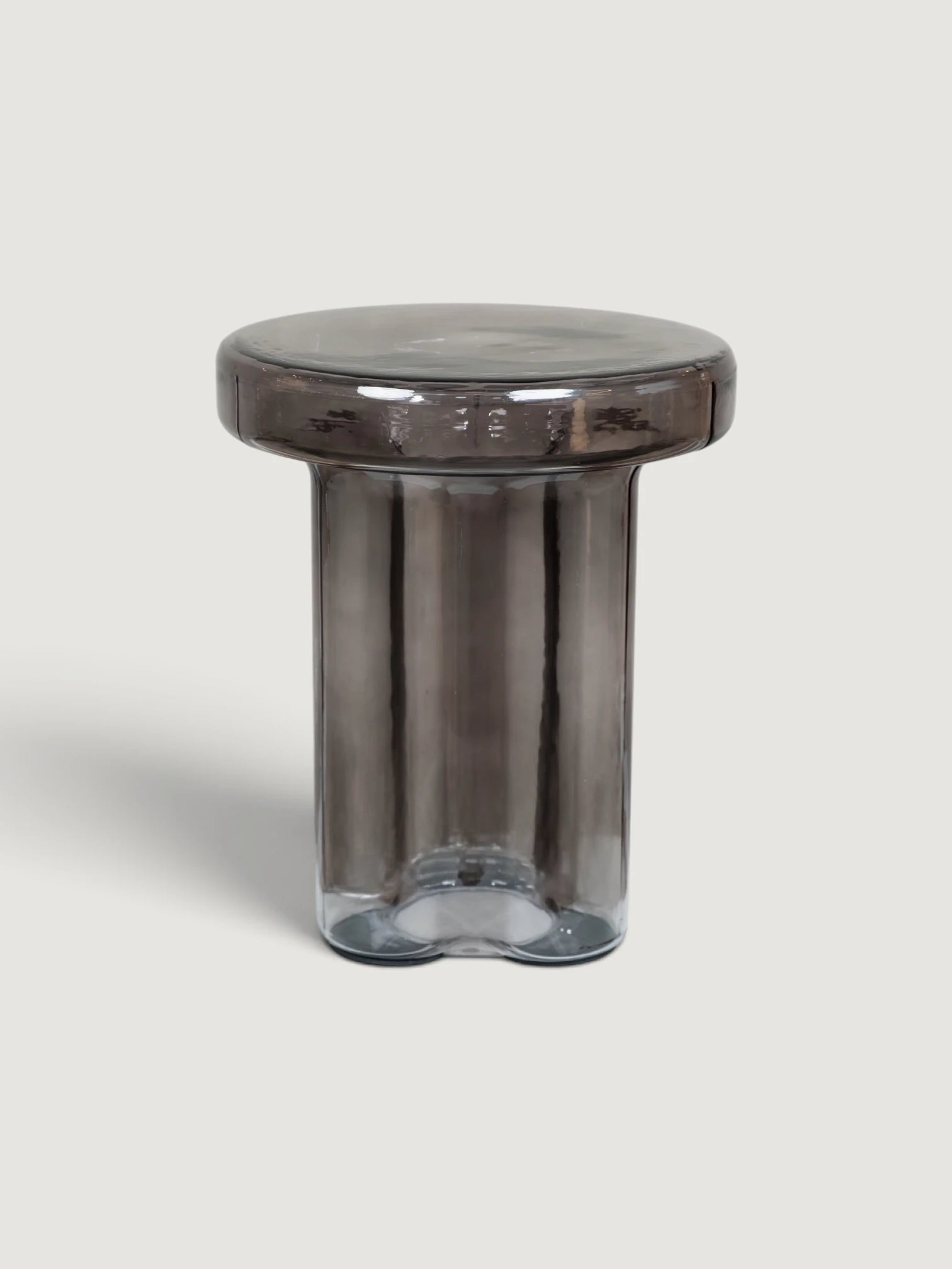Vetrova Grey Yuvarlak Cam Yan Sehpa-S